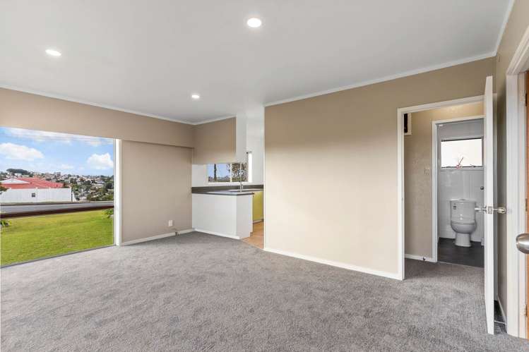 1/2 Cheval Drive Totara Vale_7