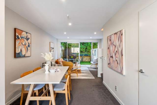 9/8 Thatcher Crescent Crofton Downs_3