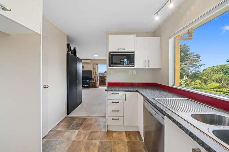 2/10 Lyell Court Clover Park_3