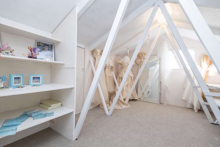 84 The Parade Island Bay_14