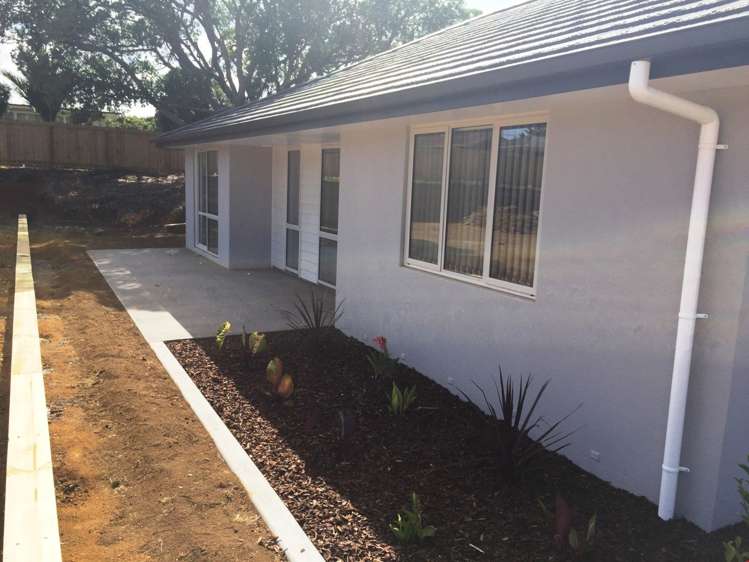 7 Rolling Stone Rise Tikipunga_2