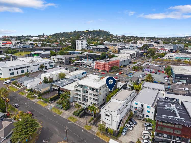 2D/44 Aitken Terrace Kingsland_14