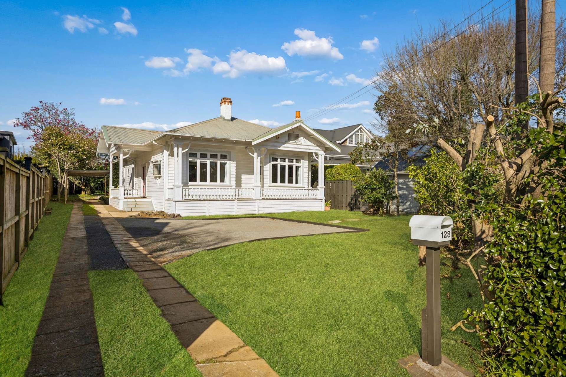 128 The Drive Epsom_0