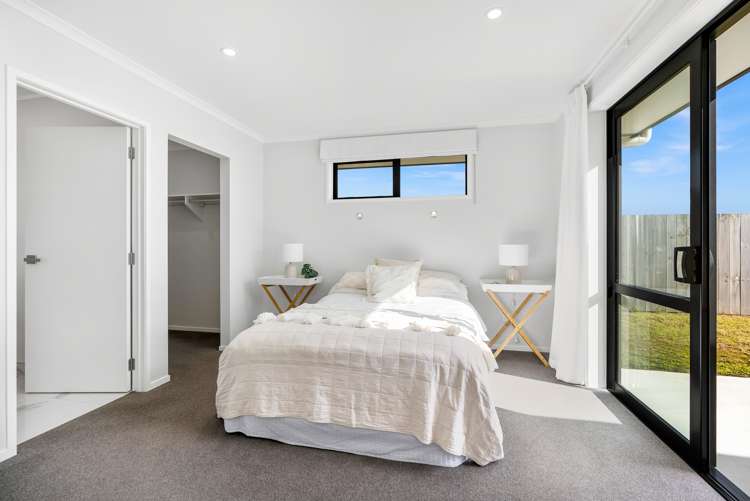 17 Saint Michael Crescent One Tree Point_13