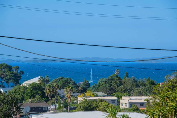 35 Surf Road Stanmore Bay_24