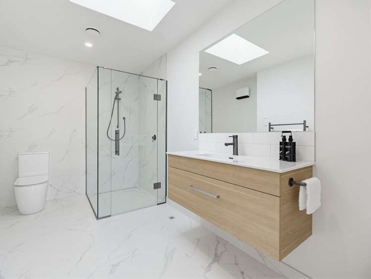 2/11 Landing Road Whakatane_12