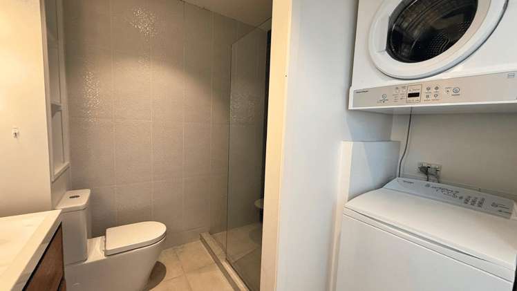 6f/22 Queen Street Auckland Central_11