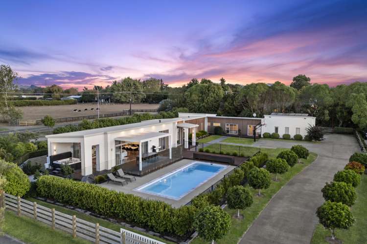 1 Alan Livingston Drive Cambridge_1