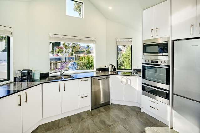 58 Laings Road Lower Hutt_2