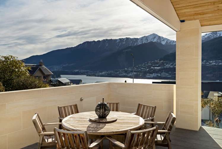 4 Elizabeth Place Kelvin Heights_9