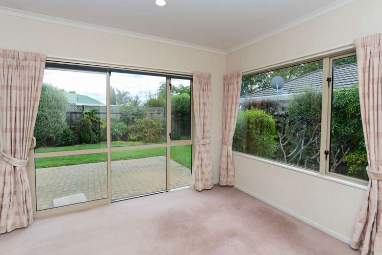 8 Forbury Way Taradale_6