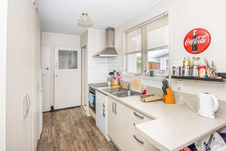 13 Margaret Place Deanwell_3