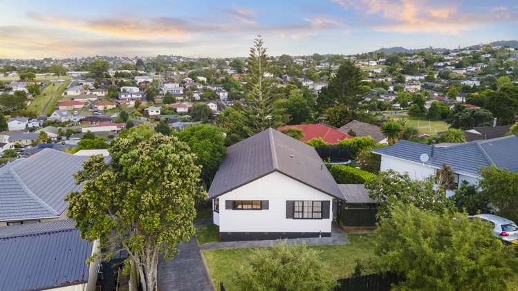 54 Solar Road Glen Eden_32