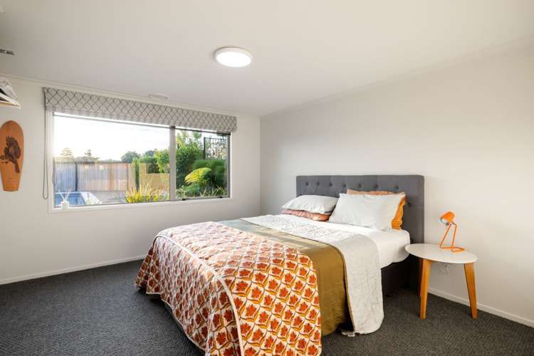 809 River Road Chartwell_28