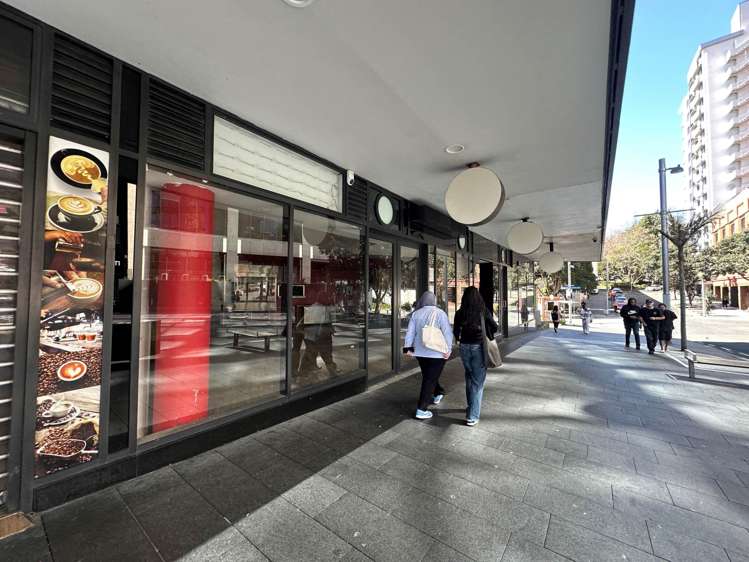 350 Queen Street_0