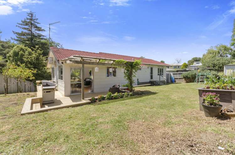 16 Dawnhaven Drive Te Atatu Peninsula_11