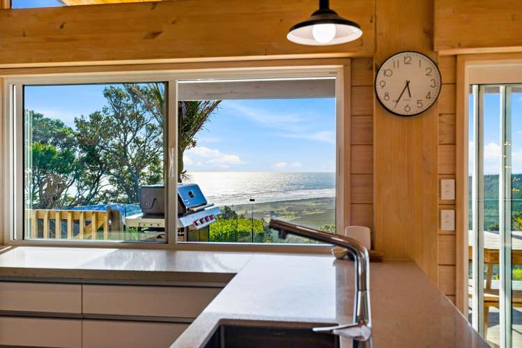 93 Oaia Road Muriwai_21