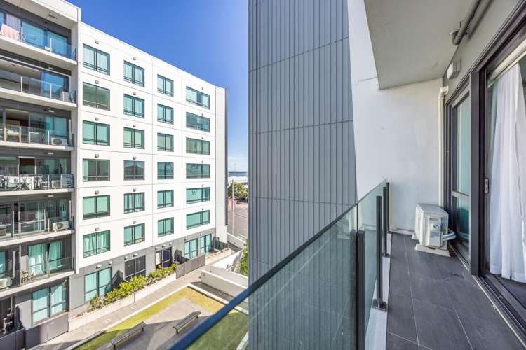 423/8 Dockside Lane Auckland Central_18
