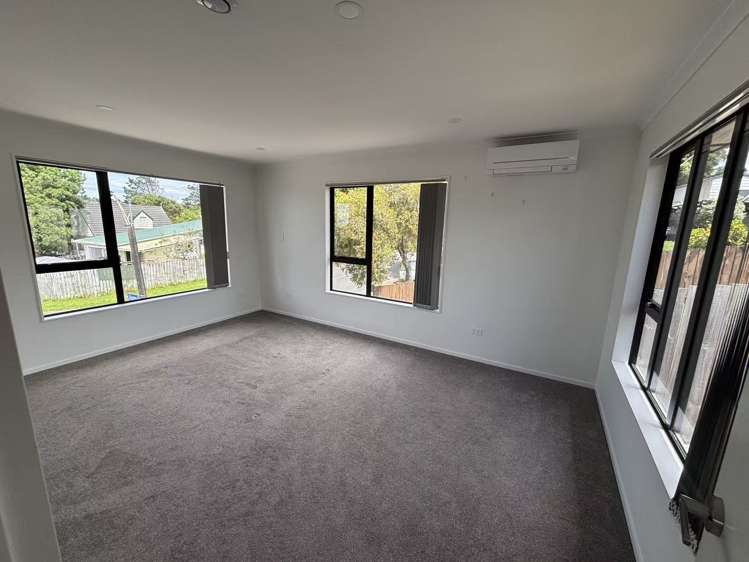 31A Helleur Road Massey_5