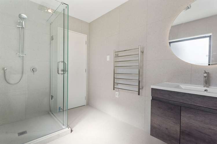 101A Beach Road Te Atatu Peninsula_11