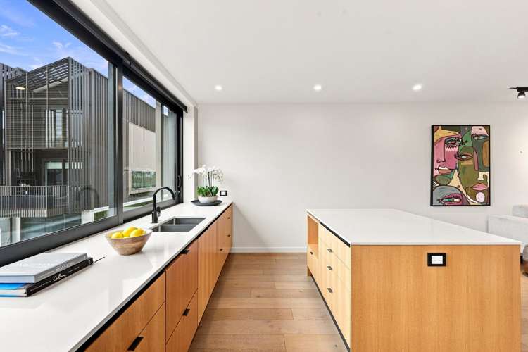 2/197 Hereford Street_4