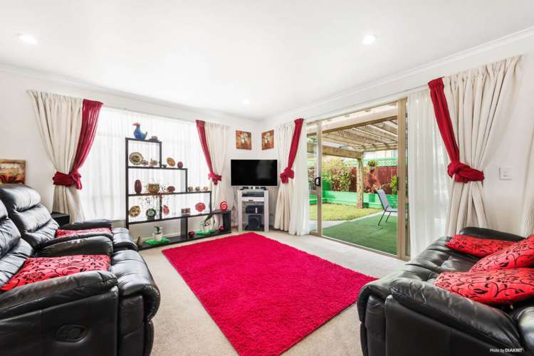 1b Charlenne Close Ranui_3