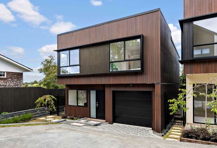 11D Rene Place Sunnyhills_18