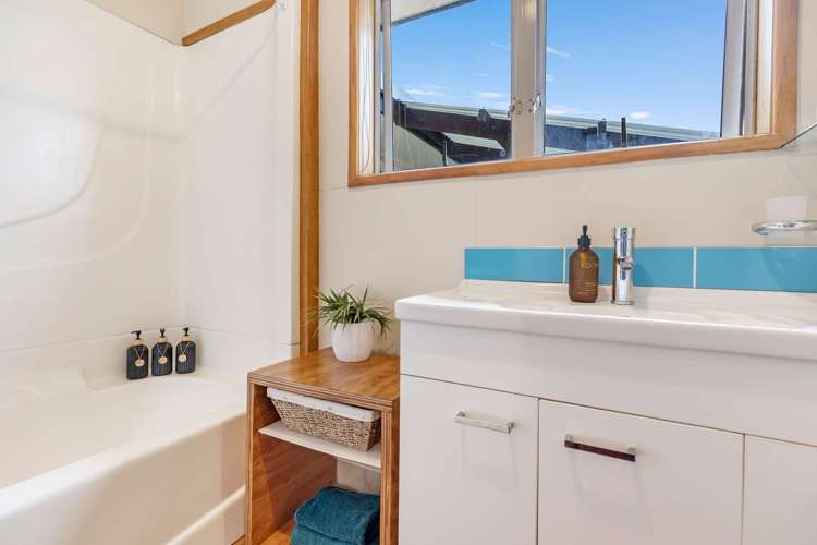 32 Woodford Avenue Brookfield_20