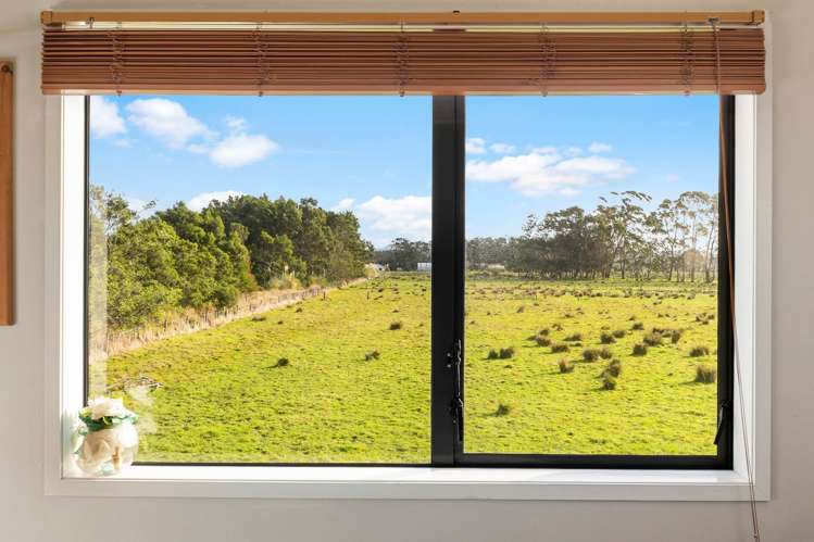32 Aitkenhead Court Parakai_11