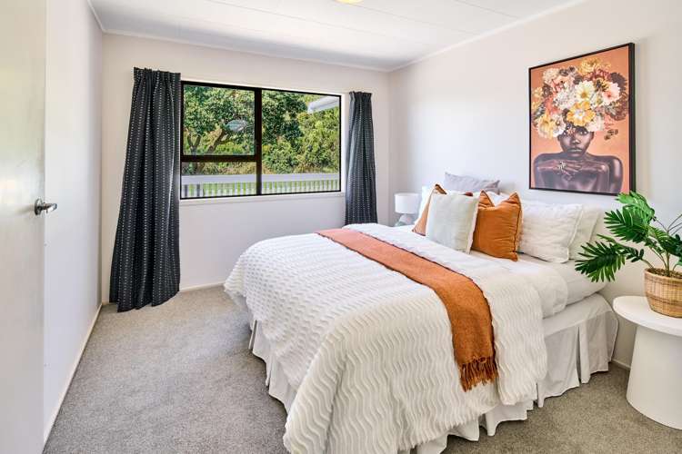 55 Omapere Street Whitby_9