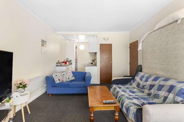 42/70 Hobson Street Thorndon_1