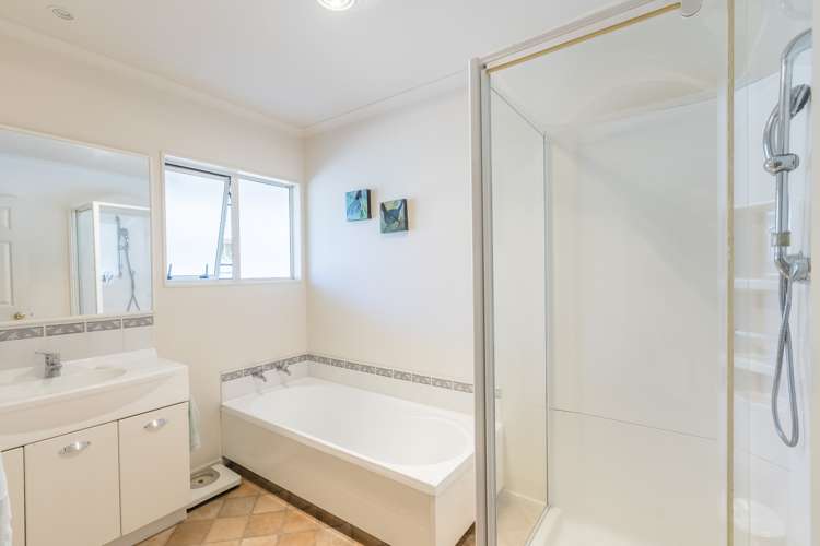 9 Lorna Irene Drive Raumati South_21