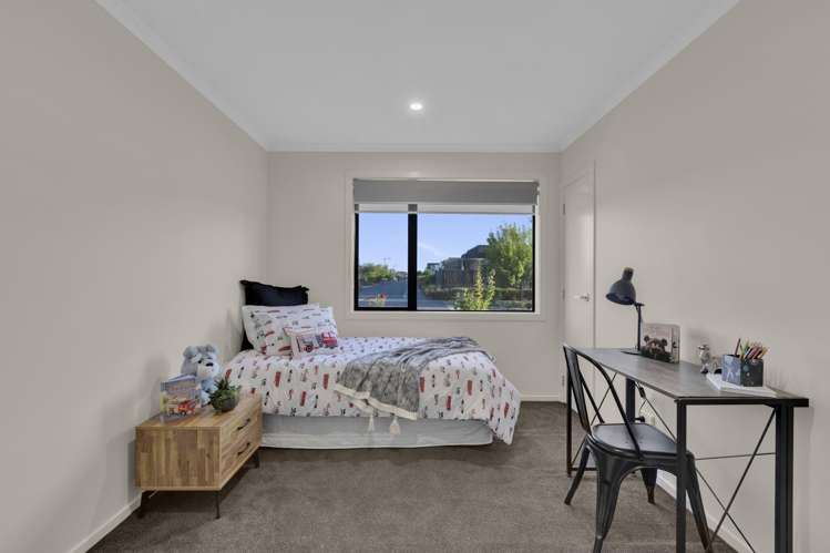 71 Probert Crescent Chartwell_22