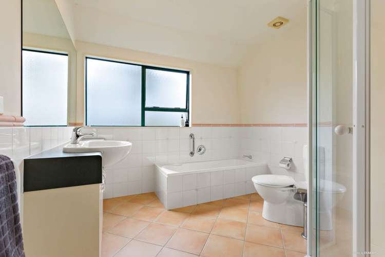 61a Cliff Road Torbay_10