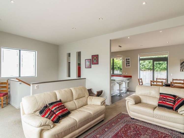 2/61 Severn Street Island Bay_3