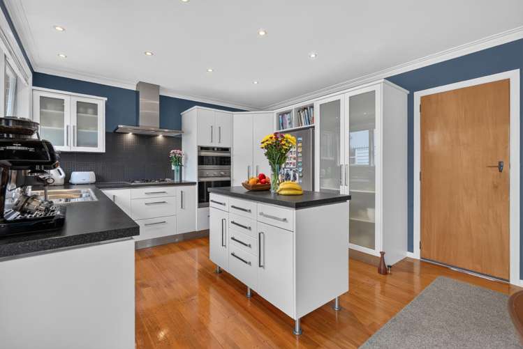 26 Wai-iti Crescent Woburn_9