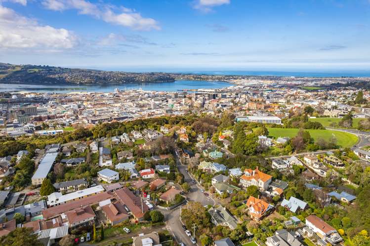 36 Garfield Avenue Roslyn_24