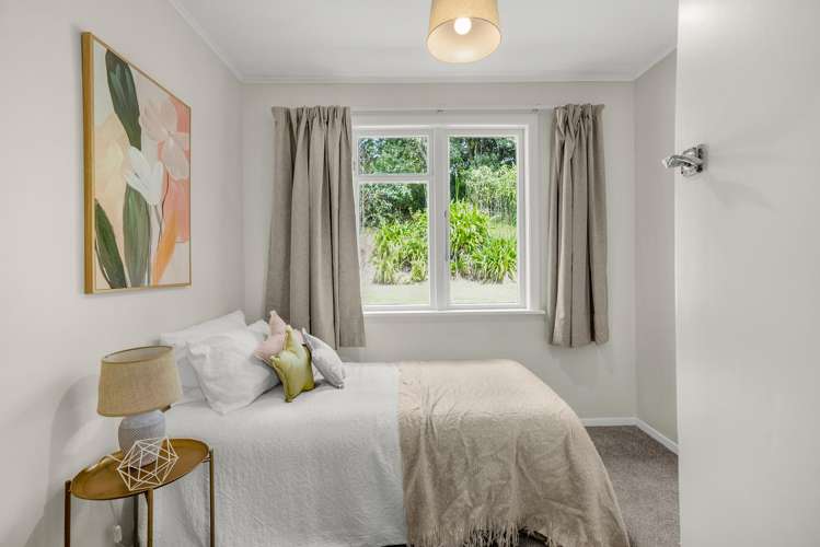 26 York Place Cannons Creek_6