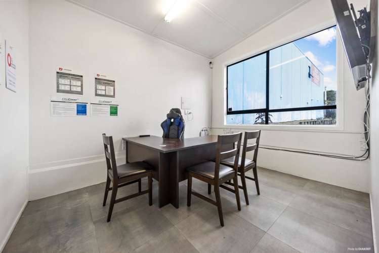 4095&4097 Great North Road Glen Eden_7