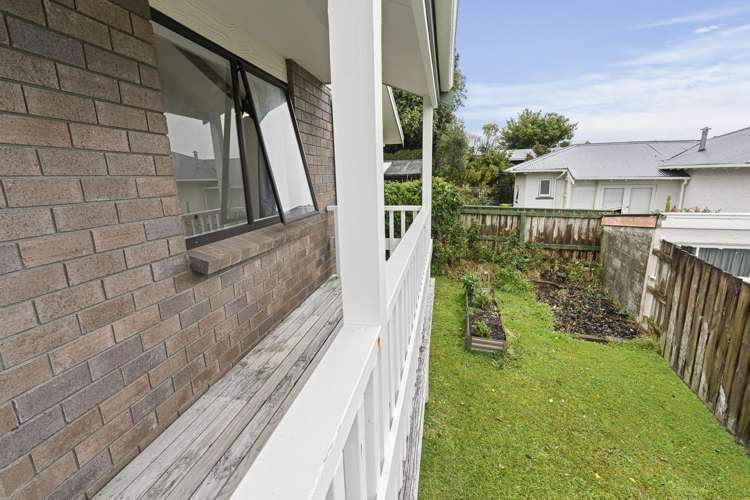 4 Mayfair Place Westown_14