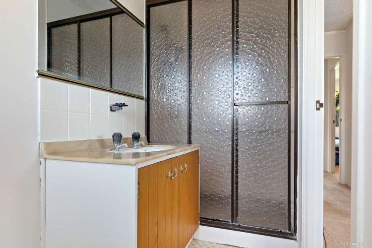 2/146 Norman Lesser Drive Saint Johns_17