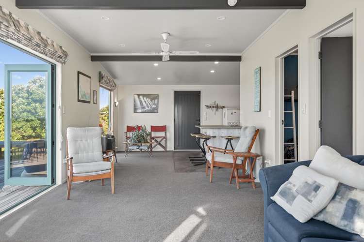 389 Pukehina Parade_4