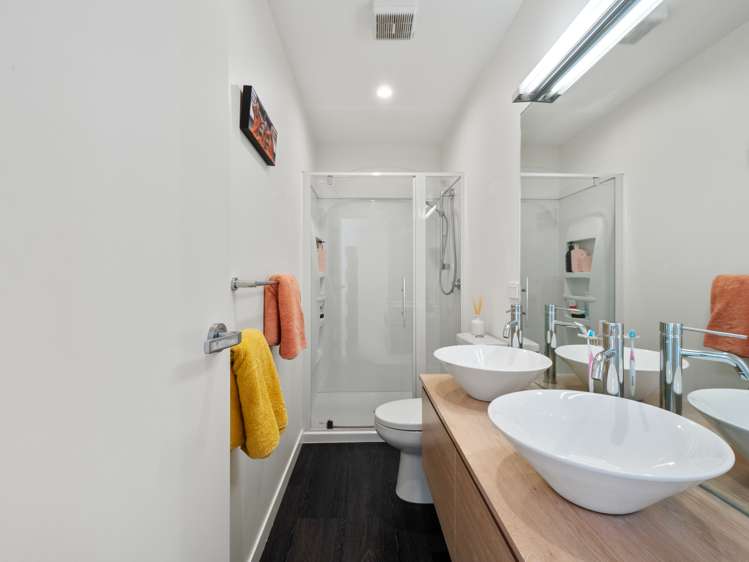 74 Risinghurst Terrace Lower Shotover_16