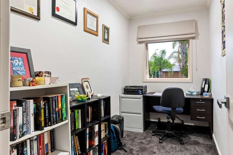 4 Claire Place Lytton West_16