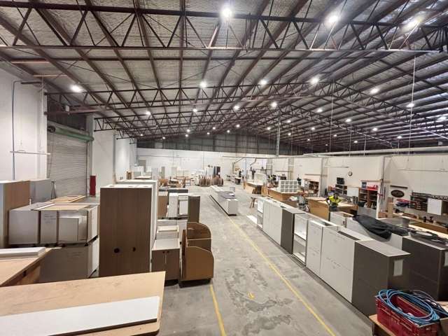 High Stud Warehouse + Secure Yard