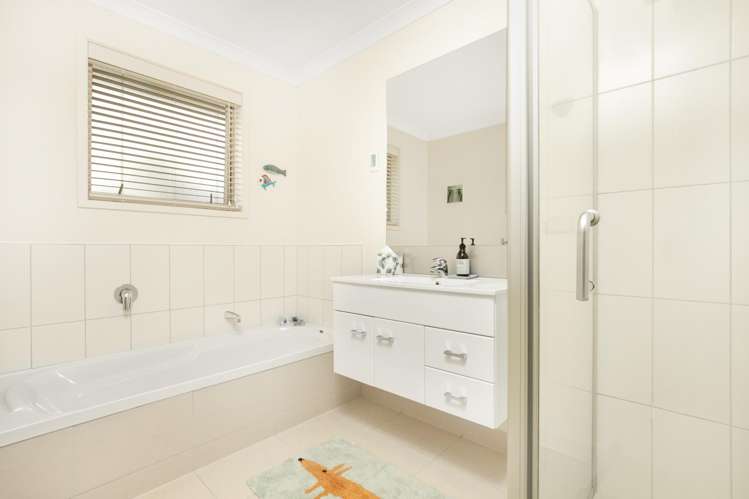 14 Stranraer Crescent Wattle Downs_11