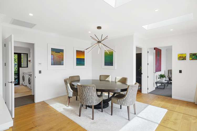 5 Carnaveron Drive Lincoln_11