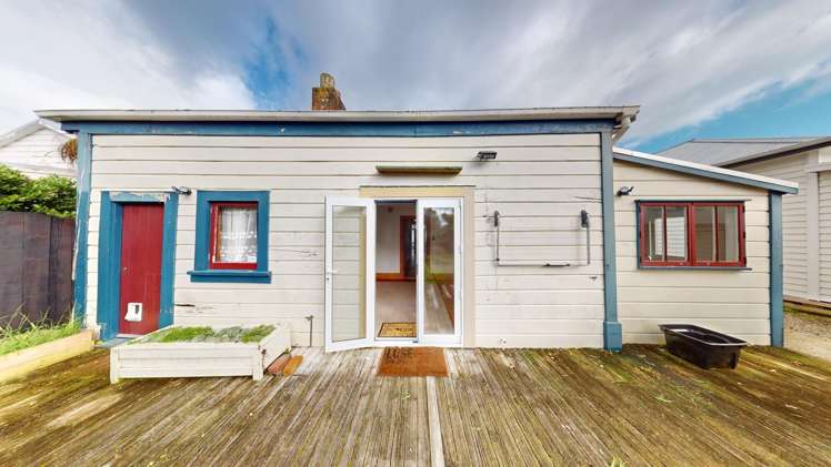 11 Hereford Street West End_13