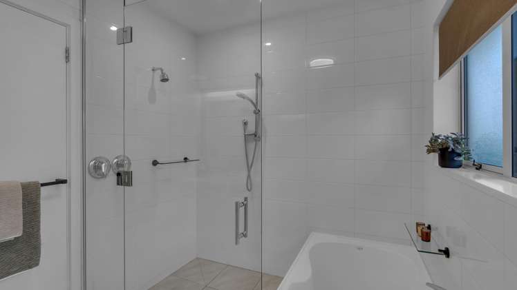 2/266 Sawyers Arms Road_3