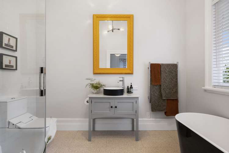 377 North Road North East Valley_19